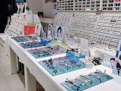 -诺柯视眼镜-蔡司依视路官方工厂店(淞南一店)