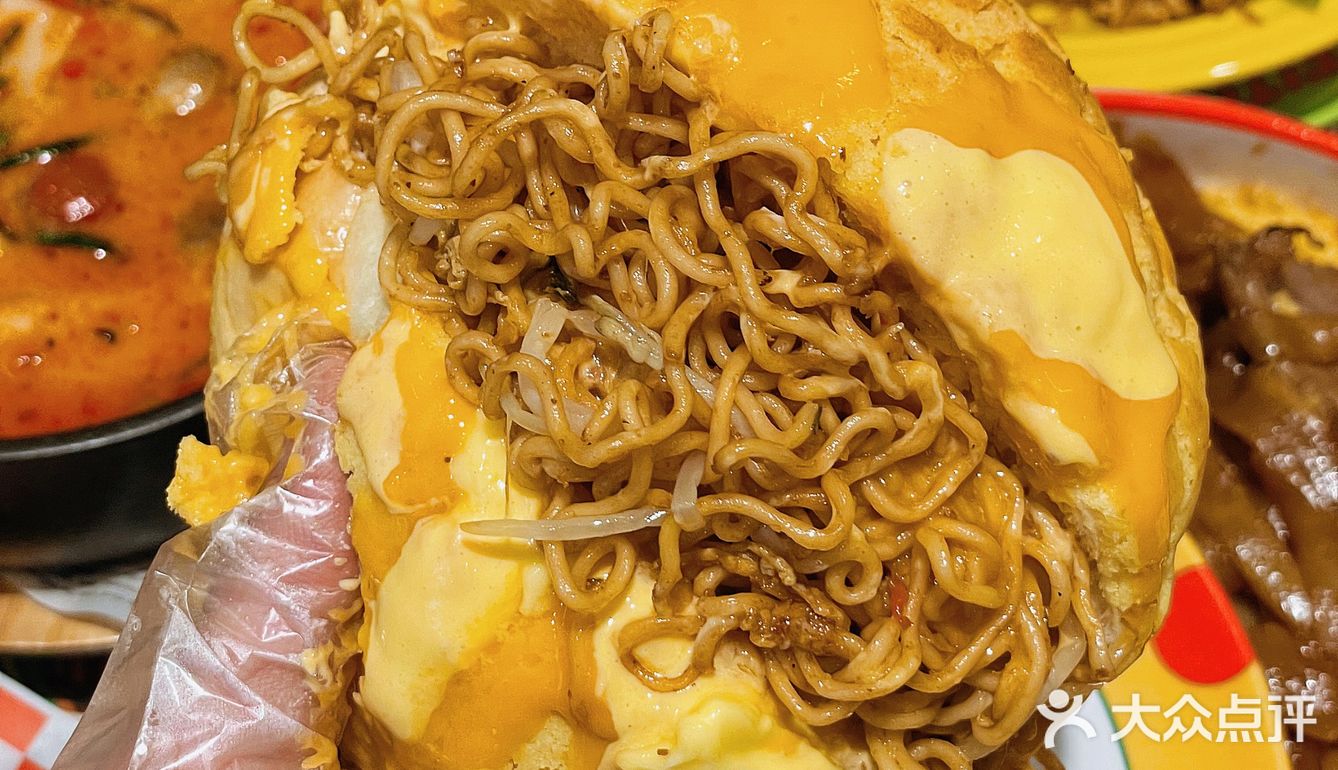 挖到宝‼️广州这家芝士瀑布牛肉汉堡巨好吃‼️