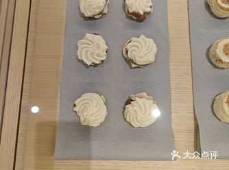 哈尔滨老味道，中式糕点真的好吃。