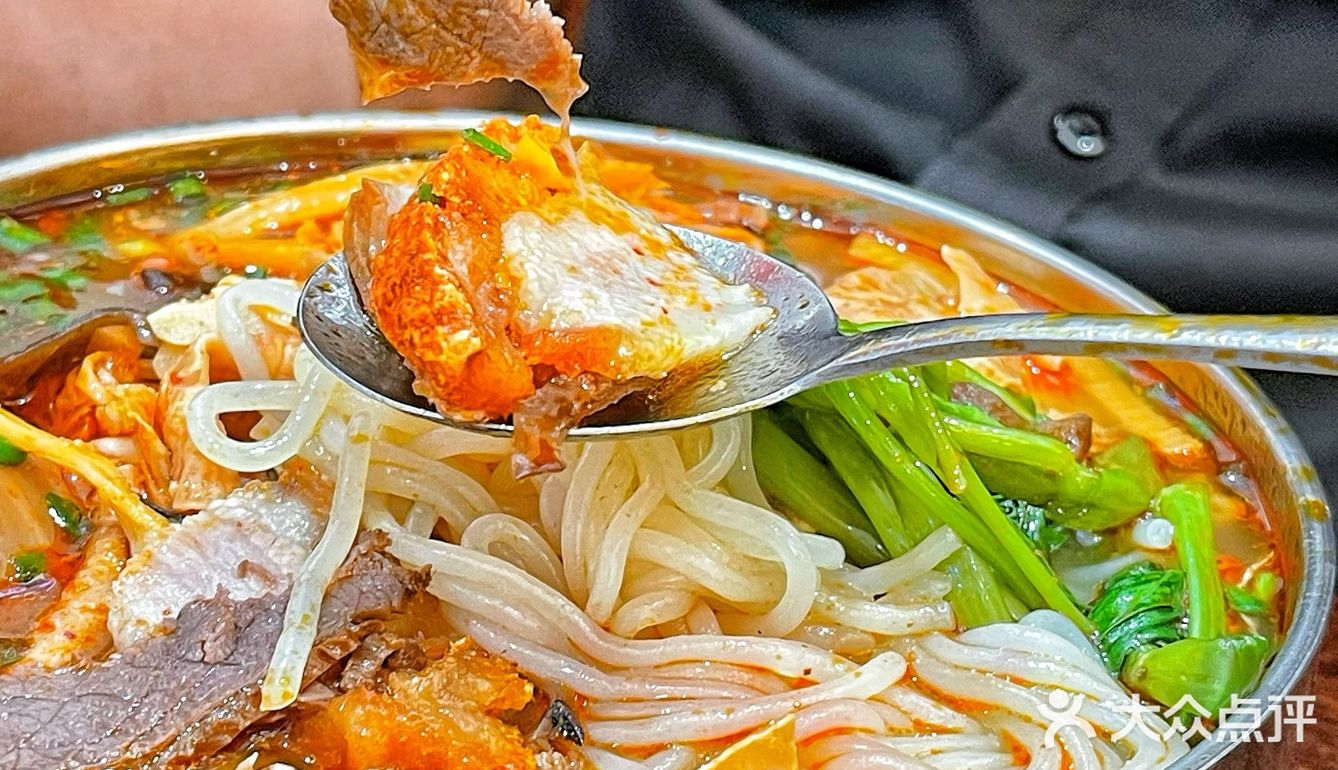 要排队的螺蛳粉,有那么好吃吗?