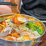 要排队的螺蛳粉,有那么好吃吗?