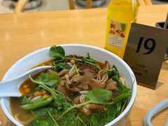 -三千粉牛肉米粉(来客茂店)