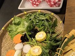 -尚尚仙·酸汤猪手·猪肚鸡火锅(华联万柳购物中心店)