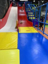 -蹦贝运动中心·蹦床·攀岩·闯关(龙岗店)