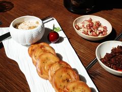 脆糖榛果鹅肝酱配伊比利亚葱油饼-随堂里