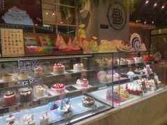 面包甜点陈列柜-巴黎贝甜(华堂新辰汇店)