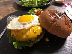 -HIGH FIVE哈福手工汉堡(桂林路店)