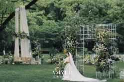 -艾米丽婚纱礼服