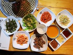 -唯成•韩国炭火烤肉 유성고기