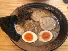 镇店黑丸黑香拉面-Uni 忧你の深夜食堂(浦江万达广场店)