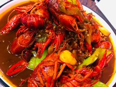 -虾弄弄海派小龙虾·牛羊蝎子火锅