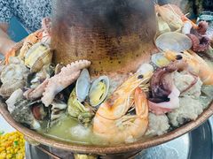 -一口猪海鲜浑锅·东北家常菜