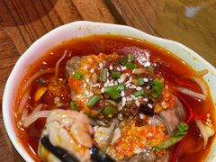 剁椒冒脑花-串门邻居串串火锅(云南南路店)