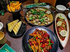 -曼听小寨海鲜烧烤·大连辣炒大王(盖州街店)