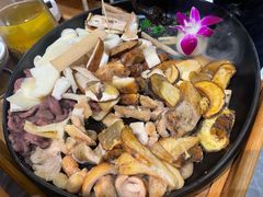 -一朵菌·野生菌探索家火锅(南亚店)