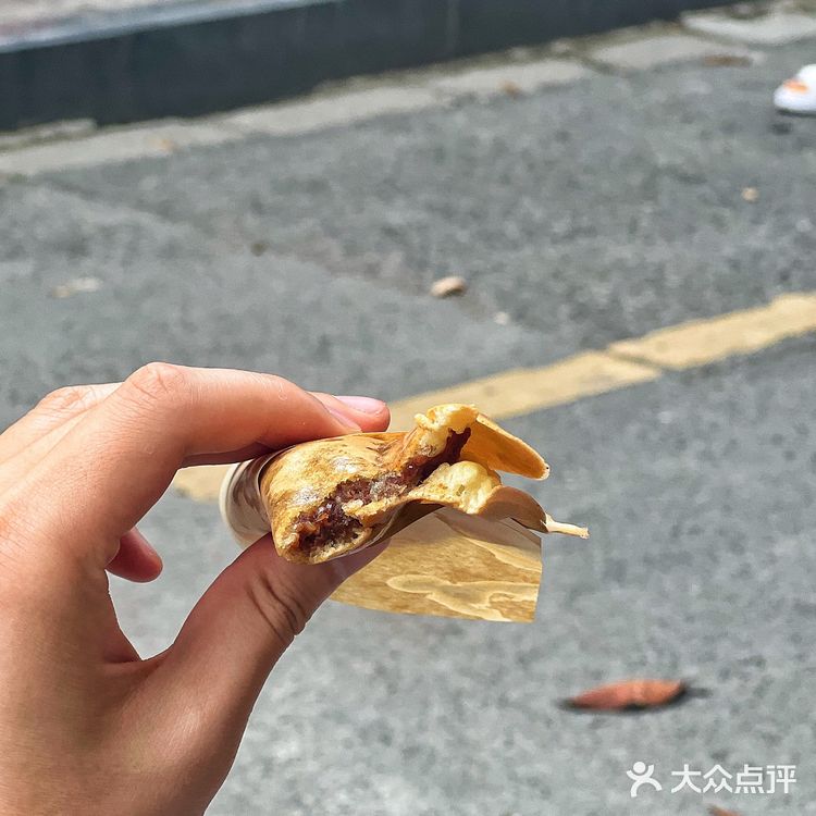 🟢：成都不容错过的小吃 蛋烘糕 五十年老店