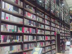 -钟书阁(群光广场店)