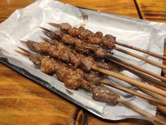 羊肉串-马路牙子地桌烤肉(工体店)