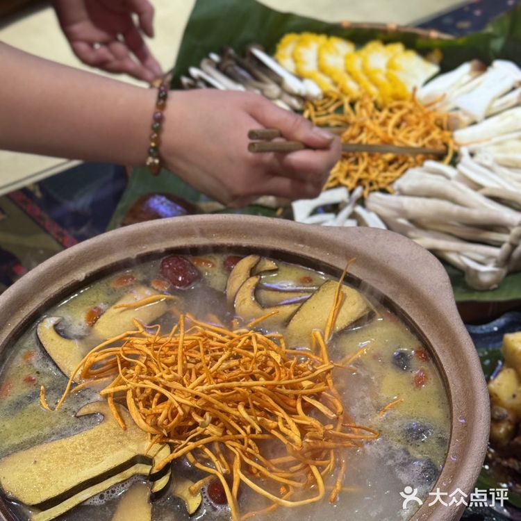 不在云南！！在重庆也能吃到正宗云南菜啦！！