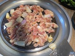 新鲜的五花肉-石记东北风味烤肉店(子固路店)