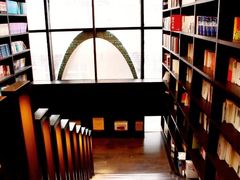 -钟书阁(松江泰晤士小镇店)