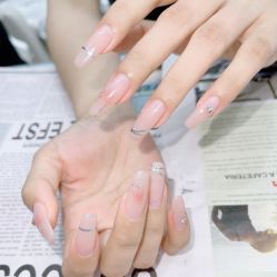 -七彩虹美甲美睫 半永久