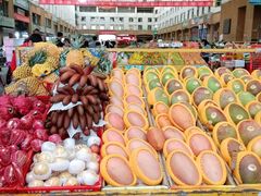 -三亚新鸿港水果一级批发市场
