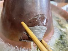 -果松木炭酸菜铜火锅·外婆参鸡汤