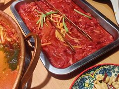 -洱火云南酸菜牛肉火锅(石景山当代商城店)