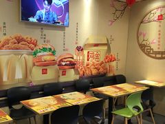 等位区-麦当劳(金狮广场店)