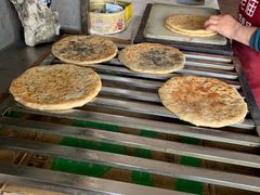 梅干菜冬笋饼-歙县张记渔梁石头粿(渔梁住保小区店)