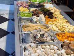-愉肴麻辣香锅(中山路店)