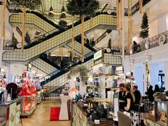 -乐蓬马歇百货公司(Rive Gauche)