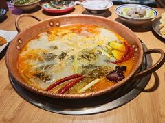 -洱火云南酸菜牛肉火锅(石景山当代商城店)