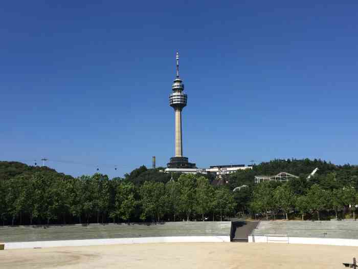 大邱83塔( )-"大邱塔和e world是结合在一起的呢!"-大众点评移动版