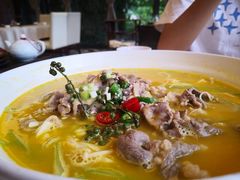 至激酸辣汤灼肥牛-悦湖公馆