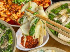 -大众跷脚牛肉馆·非遗传承单位(峨眉山店)