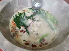 -姚记抚仙湖石锅鱼庄