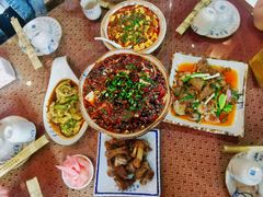-黄桷树曹家私房菜(江与城店)