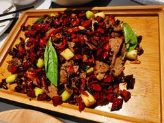 罗勒豉椒炒薄切牛肉-小大董·烤鸭(观景餐厅·南京西路店)
