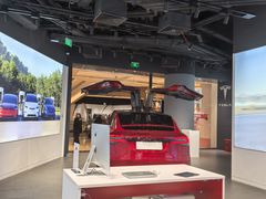 -TESLA 特斯拉(上海太古汇体验店)