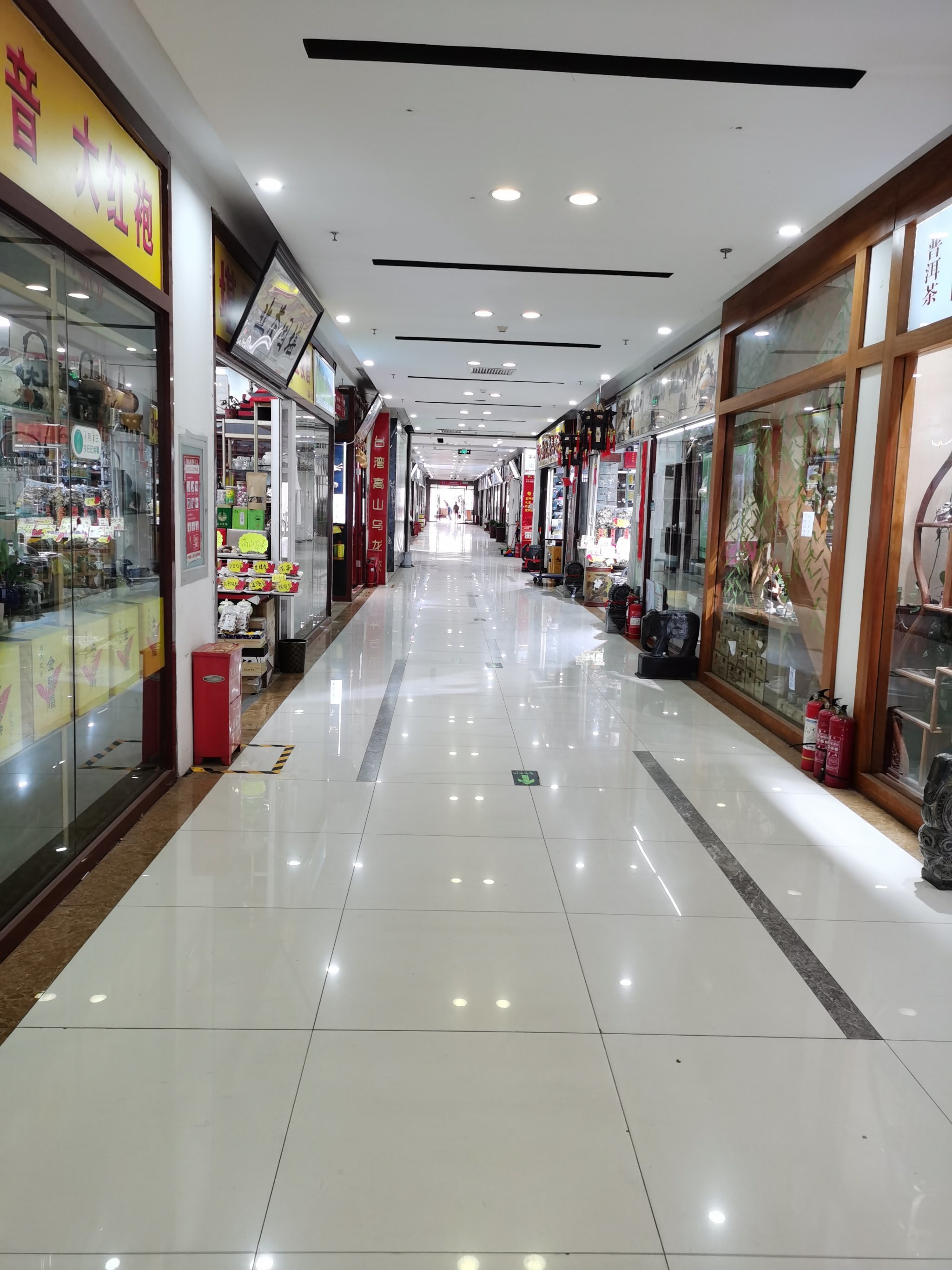 这里就是原来的东郊市场,分东西两个区