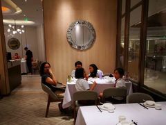 靠窗位-新吉士·上海菜(浦东LCM置汇旭辉店)