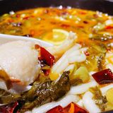 三亚美食探店：这家餐厅充满艺术氛围，连吃饭也变得文艺起来。