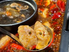 -老牌坊云南鱼豆花火锅(哈西万达店)