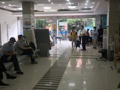 -上海大学附属上海和平眼科医院