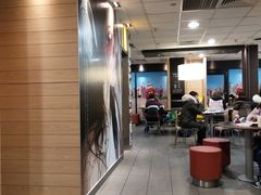 -麦当劳(卫星广场店)
