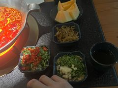 -湊湊火锅·茶憩(南京东路悦荟店)