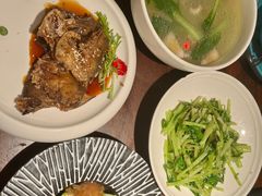 -荷塘秋月·本帮江浙菜(国权路店)