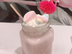 草莓奶昔-随心小姐